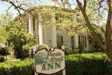 Romantic Getaways from Austin: Pecan Street Inn