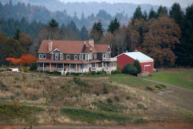 Weekend Getaways in Oregon for Couples: Youngberg Hill