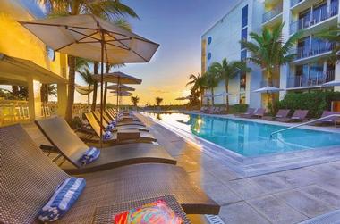 Weekend Getaways in Florida for Couples: Costa d'Este Beach Resort & Spa