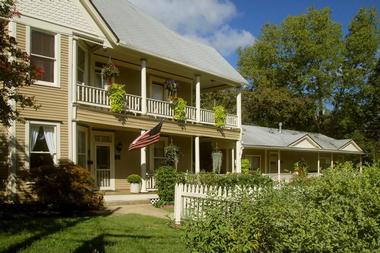 Weekend Getaways in Arkansas: Heartstone Inn
