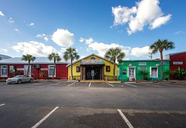 Things to Do in Naples, Florida: Tin City