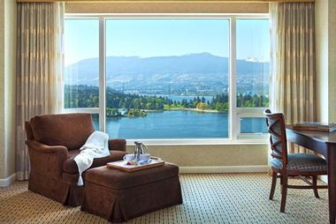 Weekend Getaways in British Columbia: The Fairmont Waterfront in Vancouver