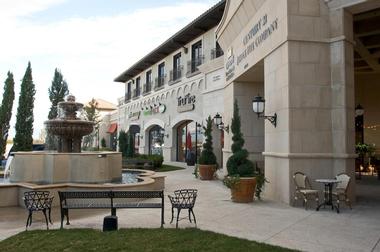 Things to Do in Frisco, Texas: Shops at Starwood