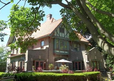 The Mansion Bed and Breakfast, a Quick Getaway from Chicago - 50 minutes
