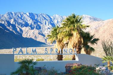 Palm Springs (2 hours 35 min)