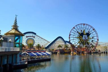 Disneyland (1 hour Day Trip from Los Angeles)