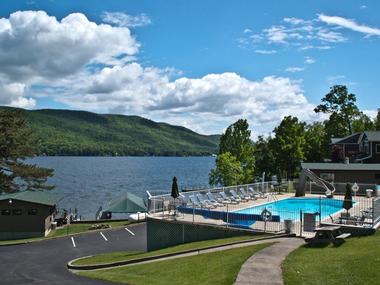 Sun Castle Resort - 3 hours 20 minutes from NYC