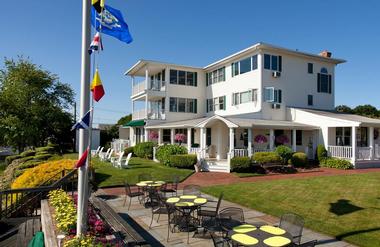 The Inn at Harbor Hill Marina - 1 hour 15 minutes from Bridgeport, CT