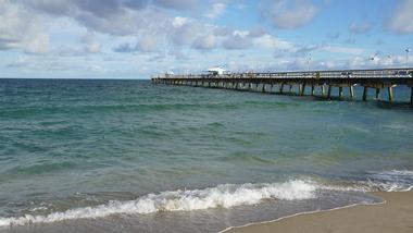 Beaches in Southern Florida: Lauderdale-by-the-Sea