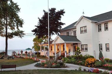 The Lakehouse Inn